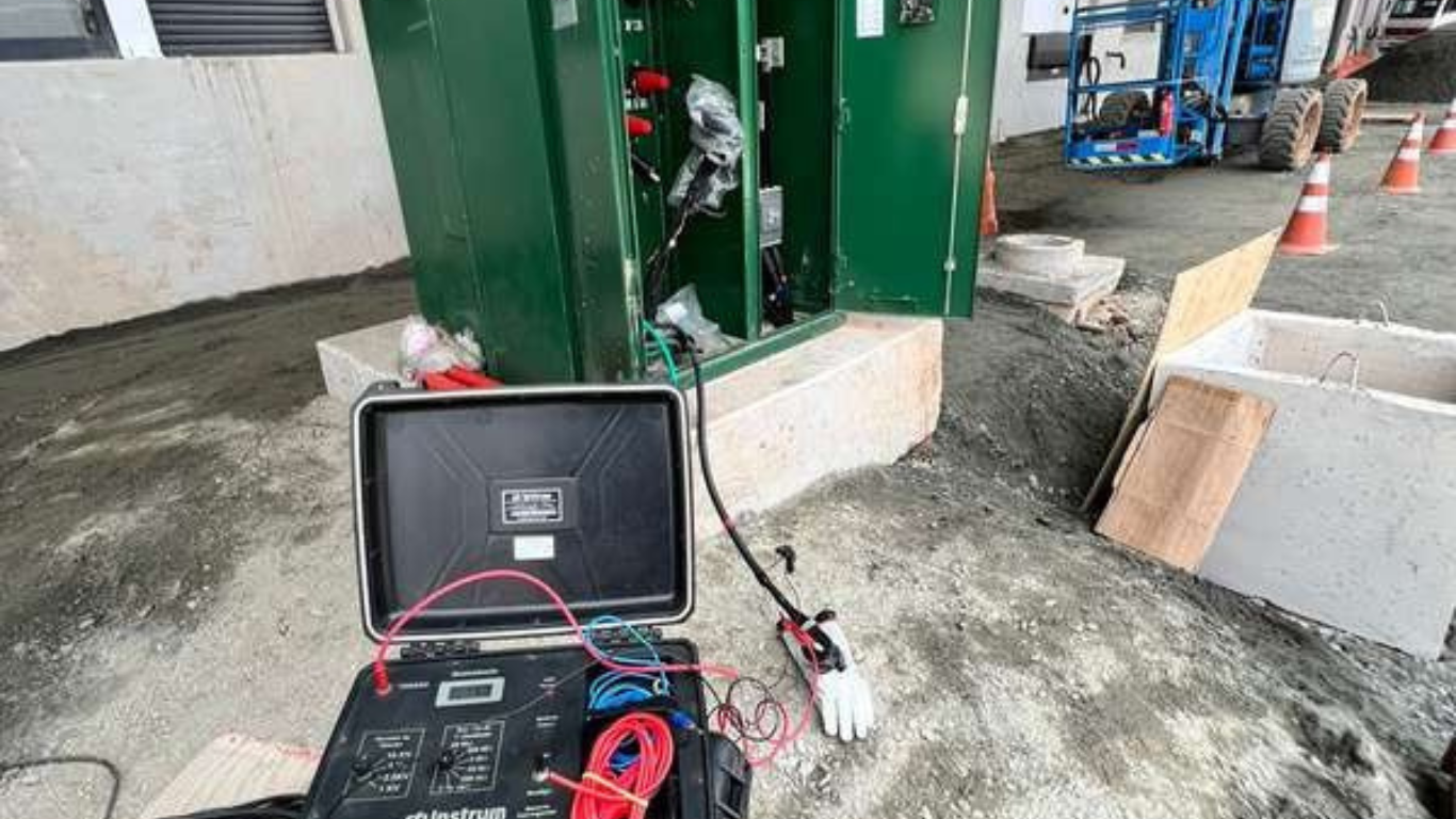 teste de tensão aplicada em cabos de média tensão